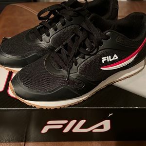 FILA SNEAKERS